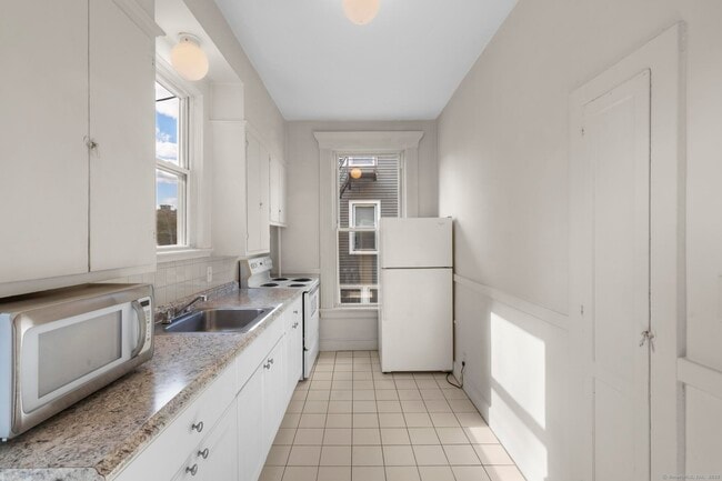 Photo - 113 E Main St Unit 5