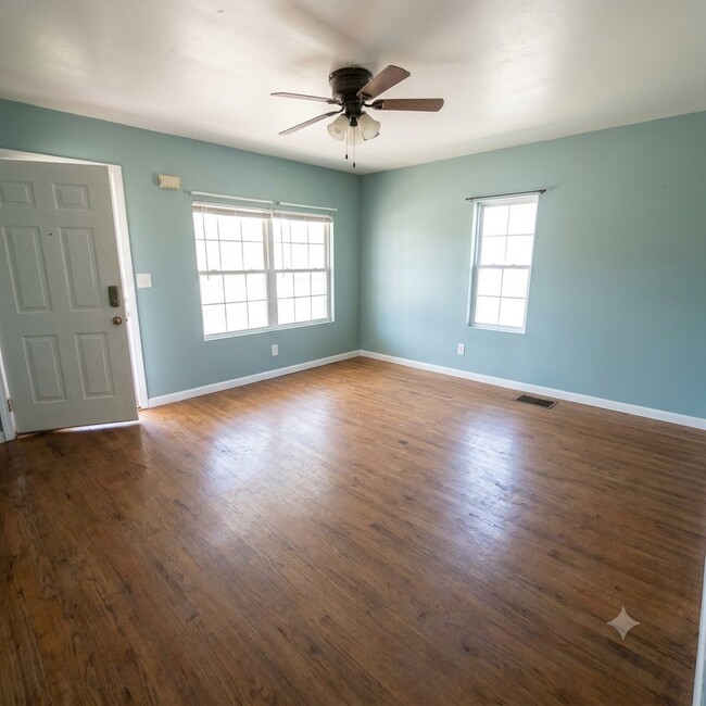 Photo - 117 N 29th St