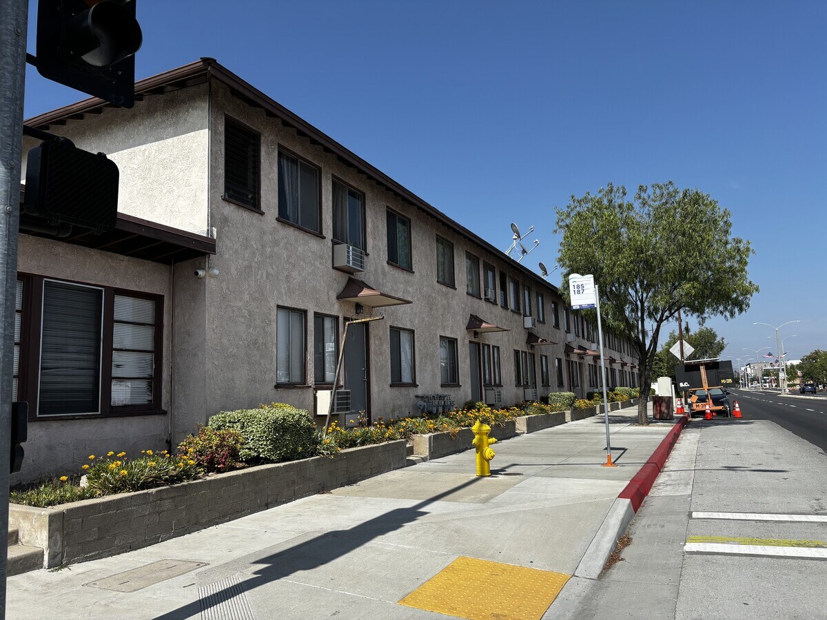 Photo - Azusa Metro Apts