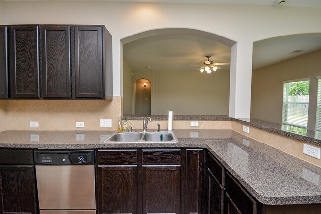 Photo - 6003 Hickory Hollow Dr