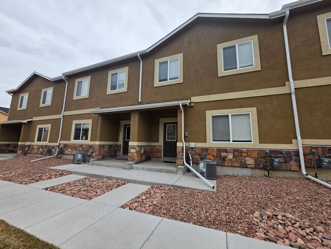 Photo - Beautiful 3 Bed 3 Bath Townhome!!