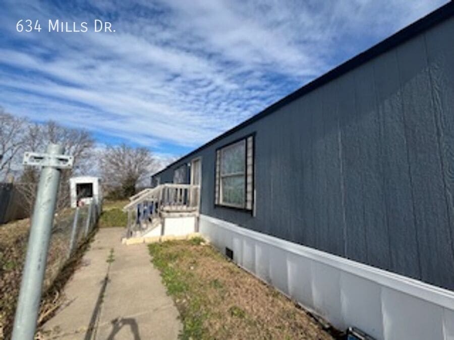 Photo - 634 N Mills Dr