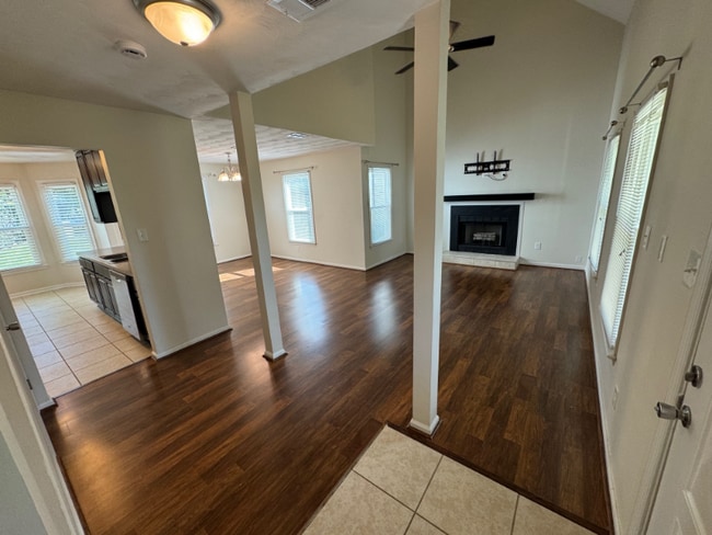Photo - 617 Birchridge Ct