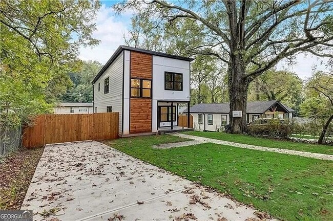 Photo - Elegant 3 BD 2.5 BA Home Offering Luxury Living in the Heart of Atlanta