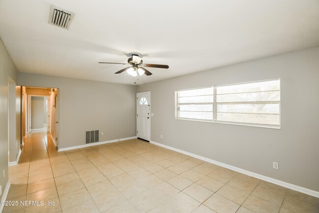 Photo - 5822 Jaguar Dr W