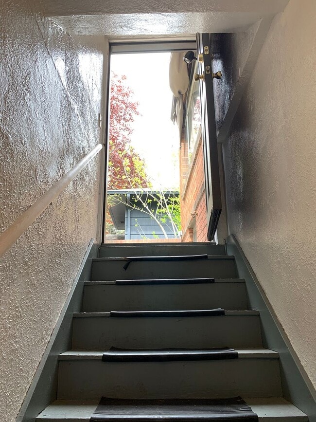 Photo - 1422 W Oak St Unit 1
