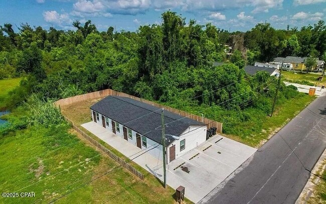 Building Photo - 143 Claire Ave Unit 102