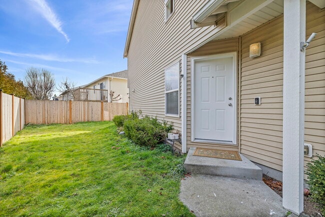 Photo - 306 Poppy Rd
