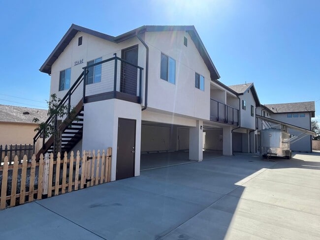 Building Photo - 1154 Olivera St Rental