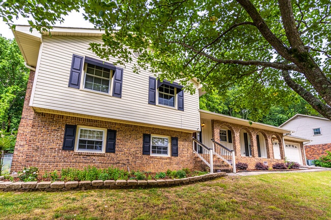 Photo - 10215 Melanie Dr SE