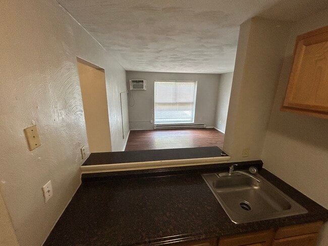 Photo - Straight Street Apartments