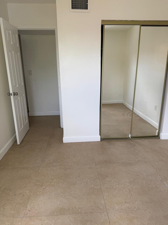 Building Photo - 3025 W Missionwood Cir