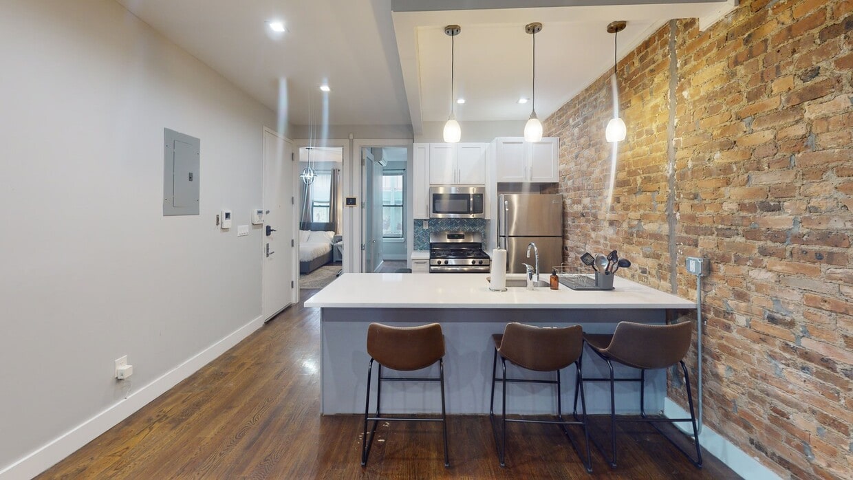 Photo - Private bedroom in 4 bed/2 bath Home