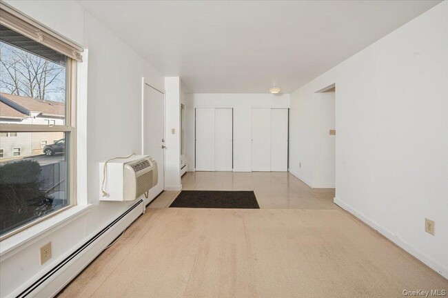 Photo - 501 Maplewood Gardens