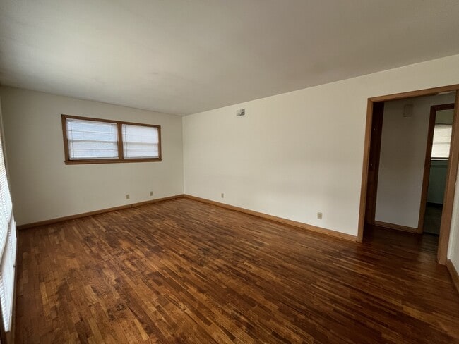 Photo - 122 N Joann St