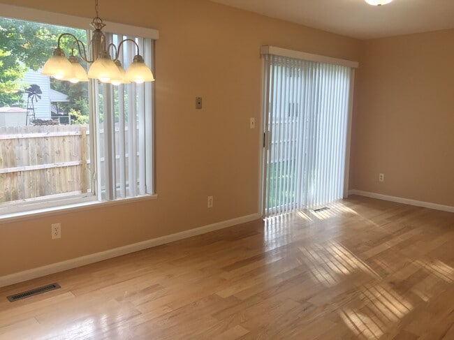 Photo - 1303 W Lake Lansing Rd