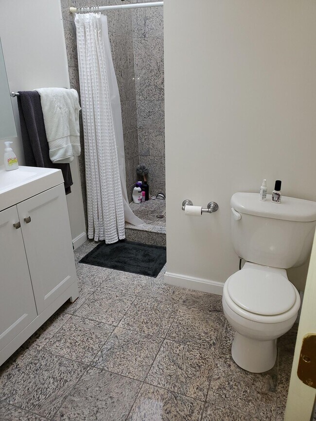 Photo - 12 Fleet St Unit 33