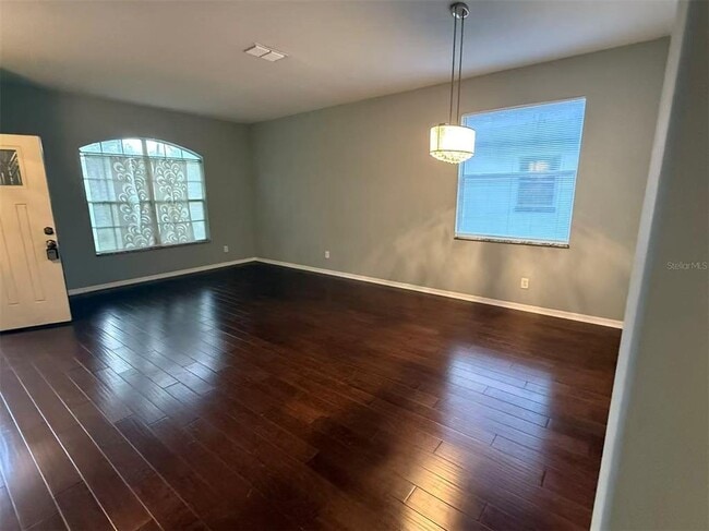 Photo - 1408 Sunningdale Way