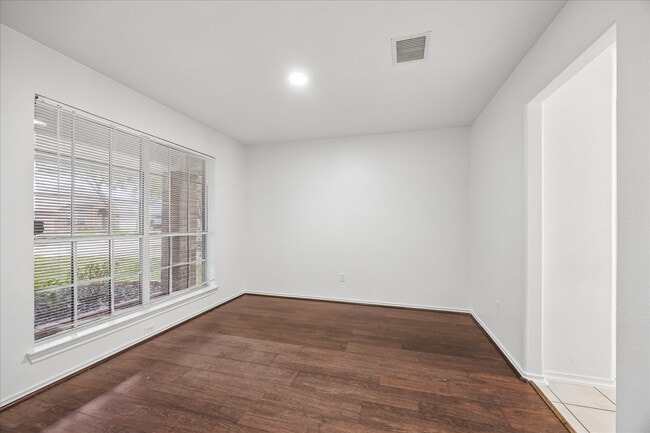 Photo - 5606 Cozy Terrace Ln