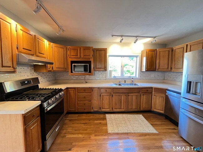 Photo - 553 Townsend Ave Unit 3