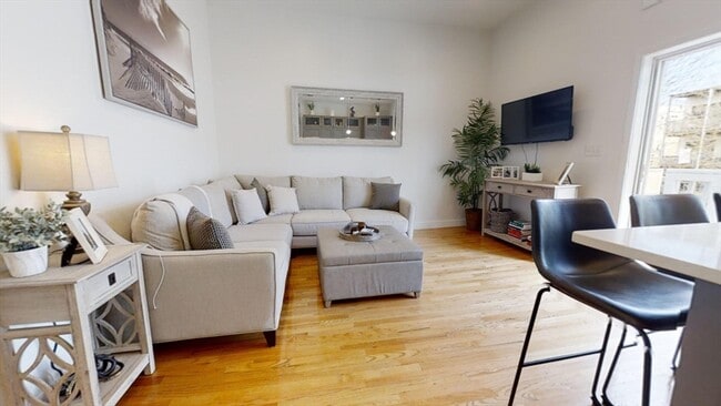 Building Photo - 126 Princeton St Unit 3