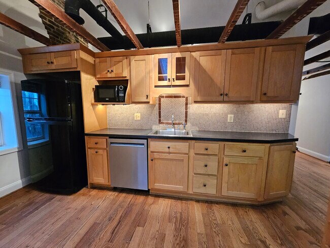 Kitchen - 718 N Stokes St Unit Apt. C