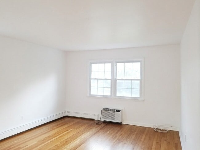 Livingroom - 17 Old Allamuchy Rd Unit 2