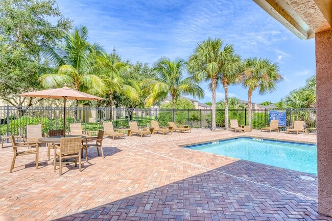 Photo - Cascades at Clear Lake Apartments