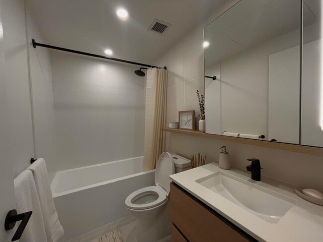 Photo - 13428 105 Av Unit 2603