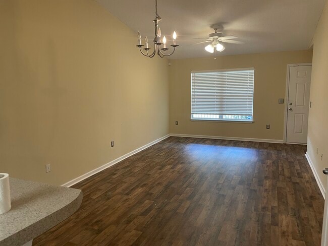 Photo - 400 Eisenhower Dr