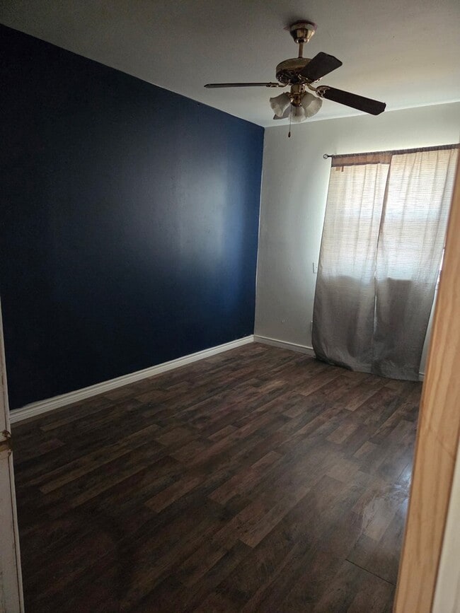Photo - 452 N Ave B