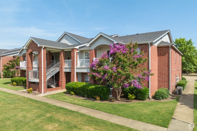 Building Photo - Park at Forest Hill