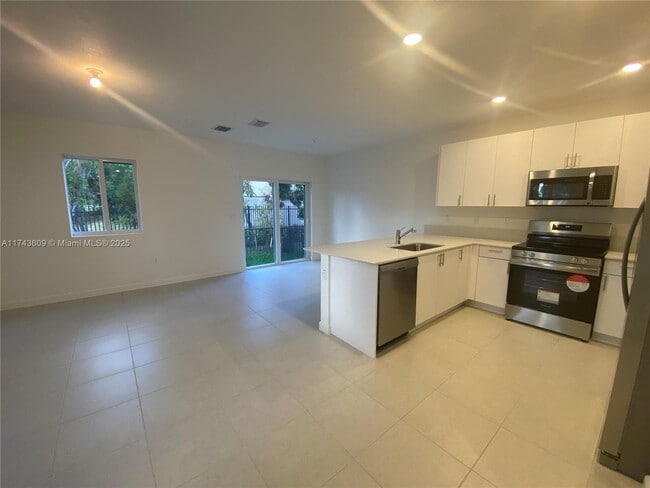 Photo - 5195 SW 37th St