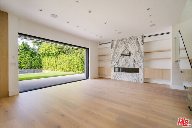 Photo - 4087 Kraft Ave