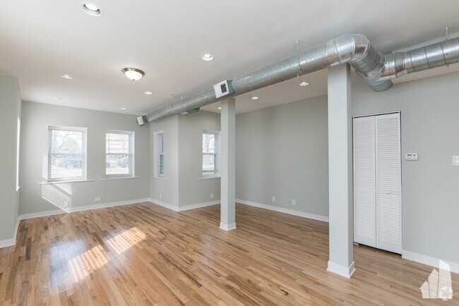 Building Photo - 2457 W Logan Blvd Unit 2457-GDN Rental