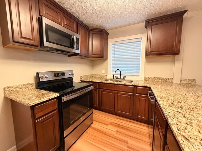 Photo - 3 Bed 2 Bath in Hapeville!