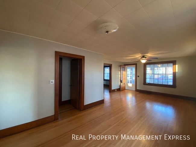 Photo - Gorgeous 4 bed 1 bath home
