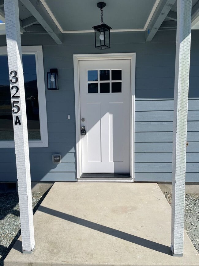 Building Photo - Brand new Apartment in Riddle Unit A