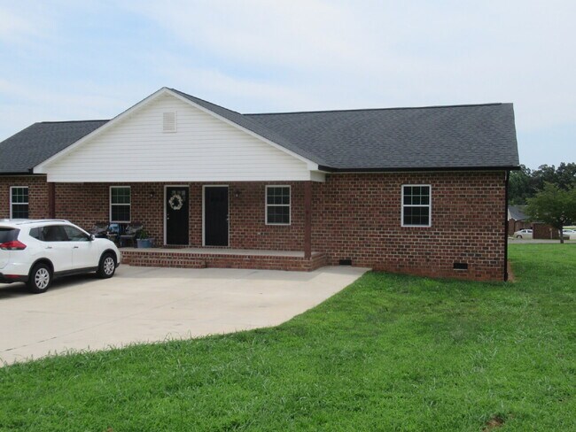 Photo - Great Brick Duplex Rental on the Southwest Side of Lincolnton!