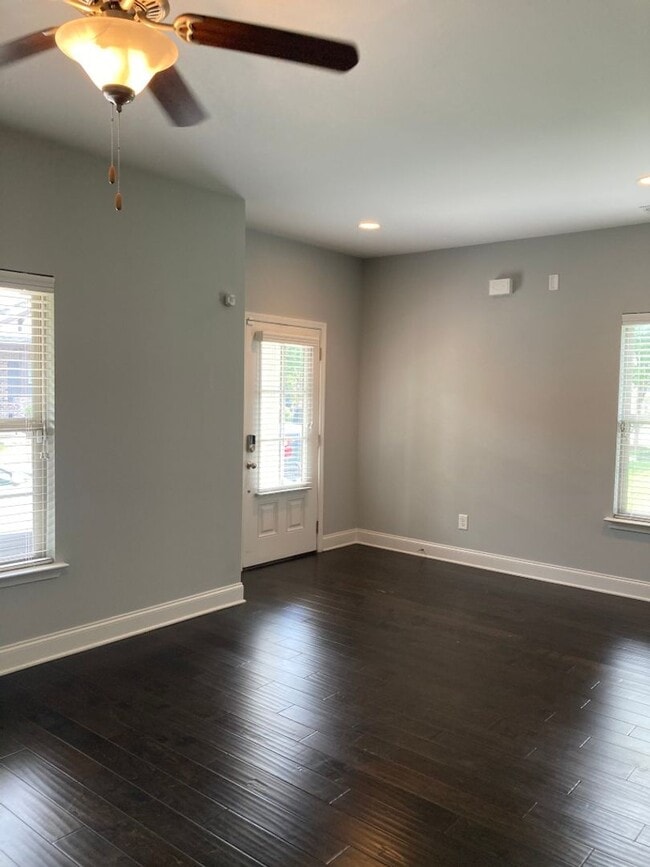 Photo - End Unit Condo in Shadow Green of Franklin