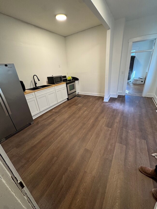 Photo - 953 W Main St