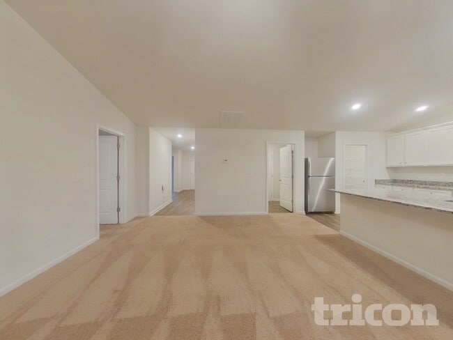 Photo - 202 Sundew Rd