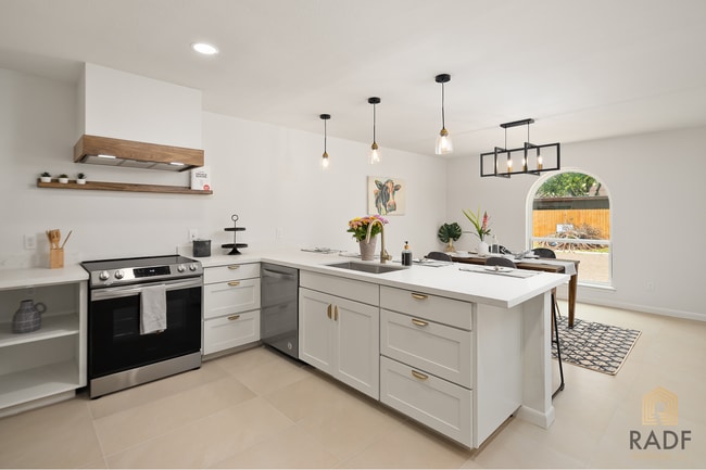 Photo - Charming Country Retreat with Modern Elegance