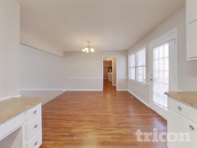 Photo - 449 Justins Crossing