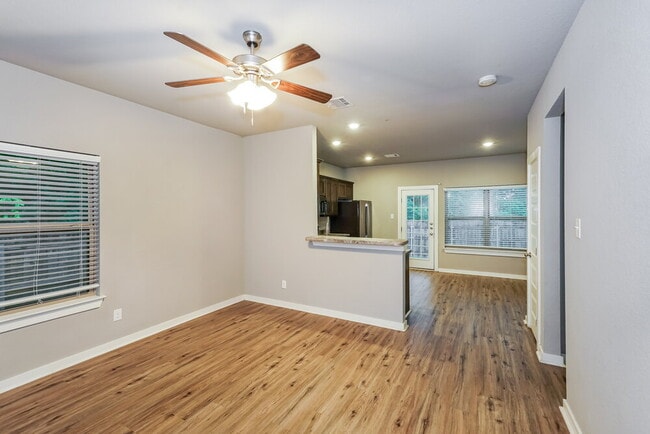 Photo - 218 S Preston St