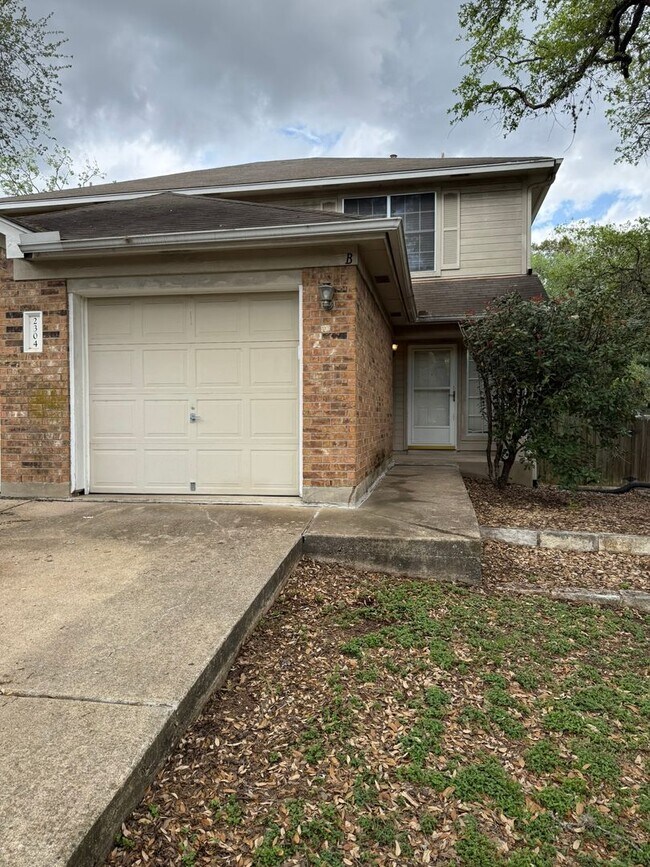 Building Photo - Schreiber Properties1 (2304 Granberry Dr) Unit B