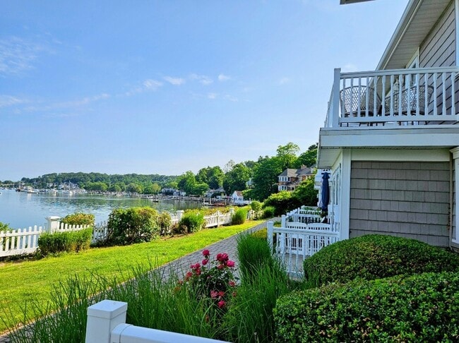 Building Photo - Fairfield Northport Harbor