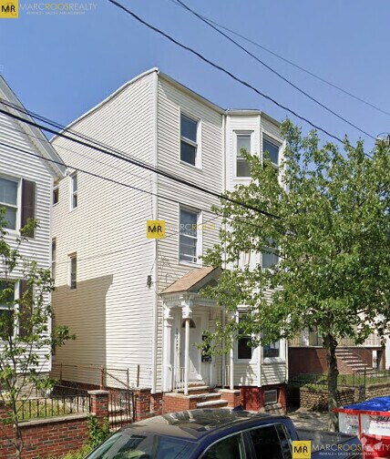 Building Photo - 252 E Eagle St Rental
