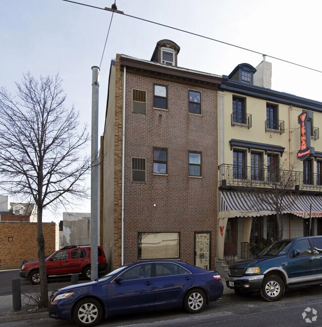 Photo - 225 N 11th St