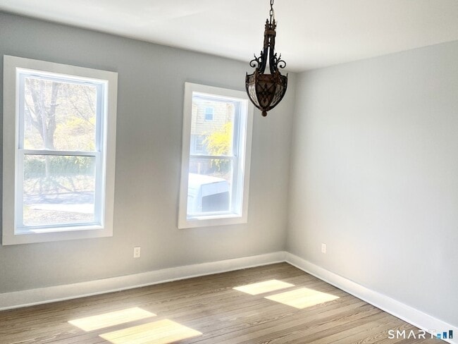 Photo - 218 Charles St